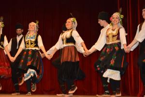 Prepletanje plesa in petja različnih kultur 10